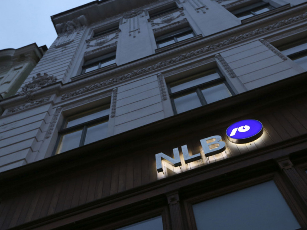 Zgodbe dneva: Občine, obveznice in hitro rastoča podjetja