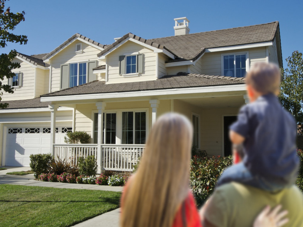 Prodaja stanovanjskih nepremičnin v ZDA na 12-letnem dnu