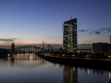 Inflacija v Evropi se ne umirja, ECB pa razmišlja o nižjih dvigih