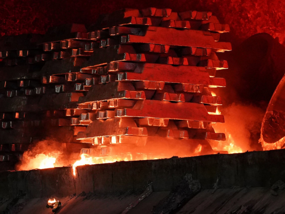 Pocenitev kovin slaba tolažba za ohromljeno kovinarsko industrijo