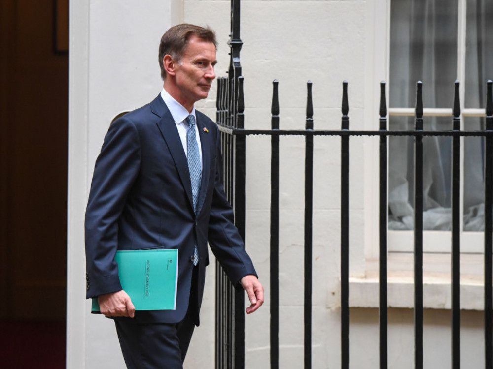 Jeremy Hunt: Združeno kraljestvo je že v recesiji, sledi dvig davkov
