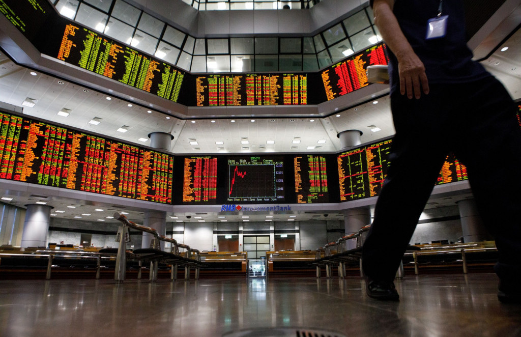 Vlagatelji  v strahu pred novimi padci unovčujejo dobičke na borzah