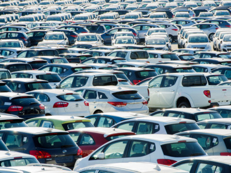 Nakupi na lizing: Koliko Slovenci odštejemo za avtomobile