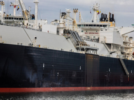 Evropa v času sankcij drago plačuje ruski LNG