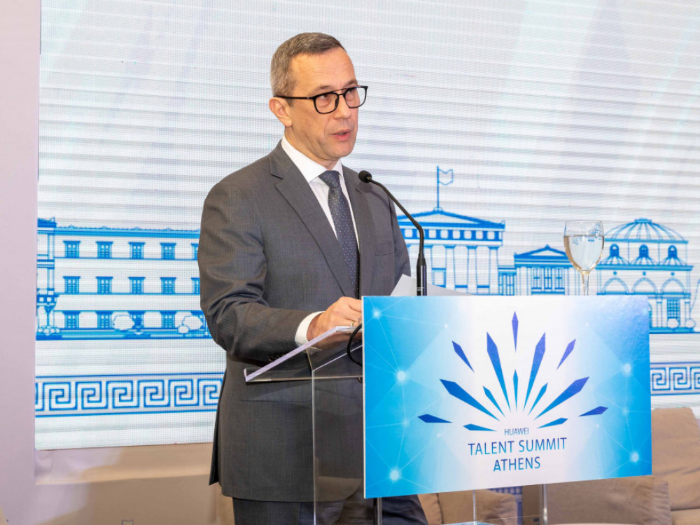 Radoslaw Kedzia, Huawei, o vplivih geopolitike: Kot iz Kafke