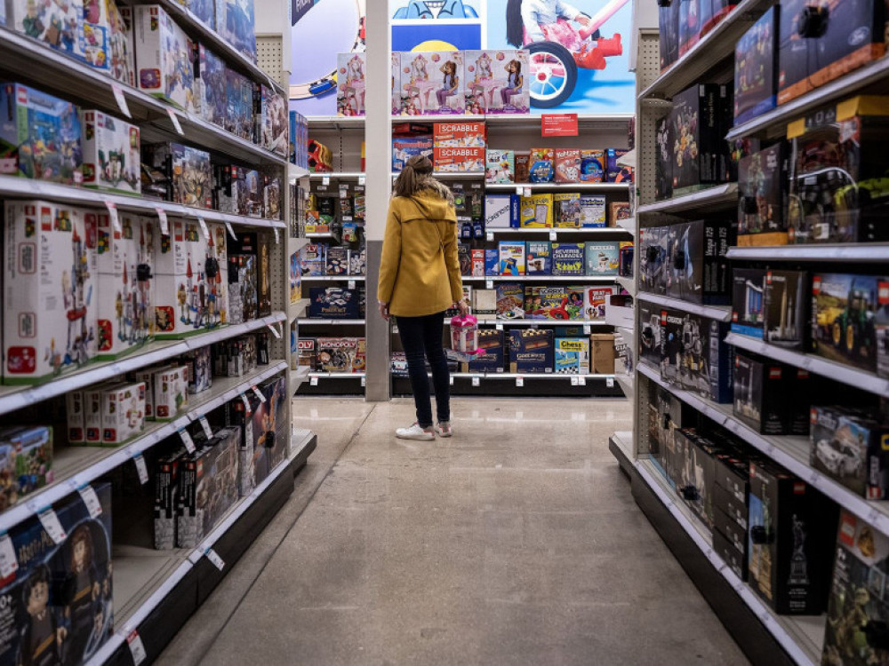 Inflacija v ZDA se ohlaja ob padcu cen bencina