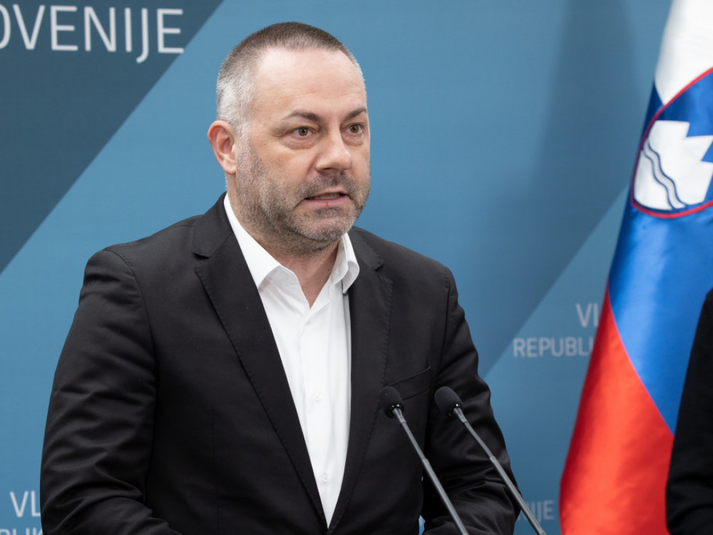 Premier Golob zdravstvenemu ministru napisal odstopno izjavo