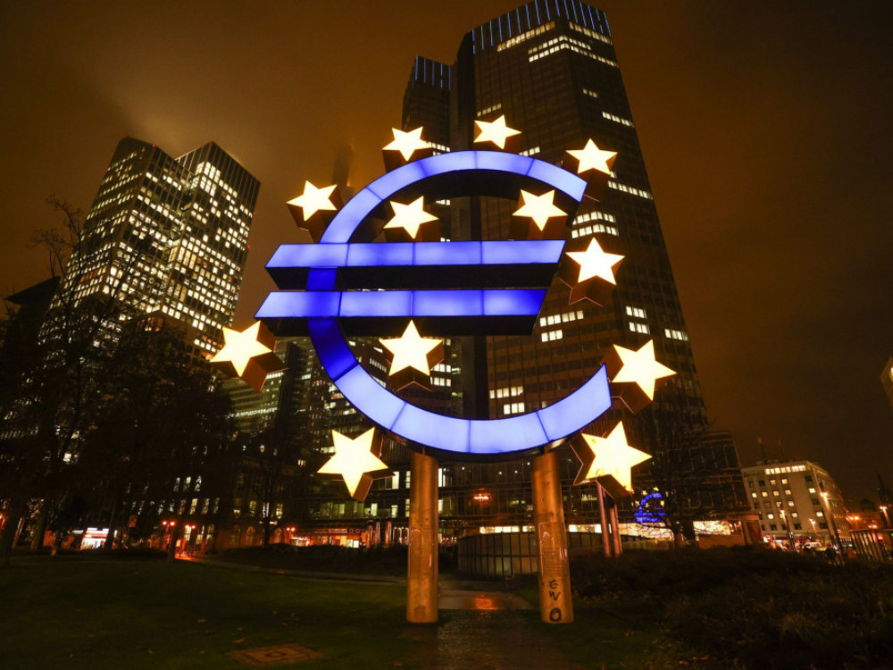ECB kljub bančnemu pretresu jutri v dvig obrestnih mer