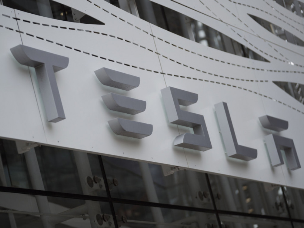 Tesla znova pod drobnogledom ameriških oblasti
