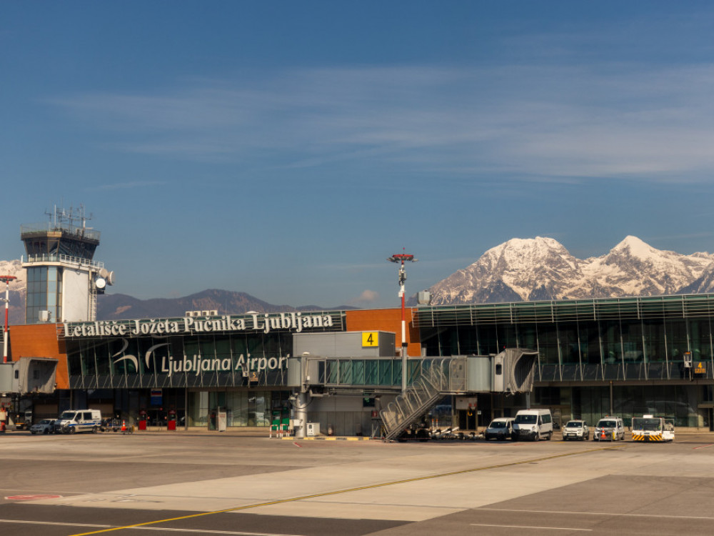 Bruselj odobril subvencije za letalsko povezljivost Slovenije