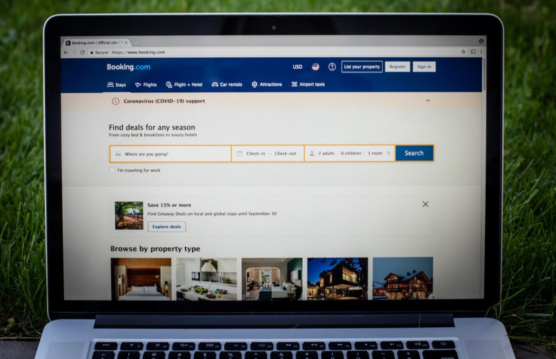 Furs zbira podatke o plačilih preko platform kot sta Booking in Airbnb