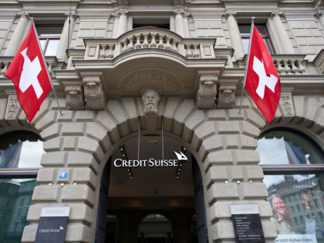 Stranke bežijo iz Credit Suisse: Umaknili za 120 milijard dolarjev