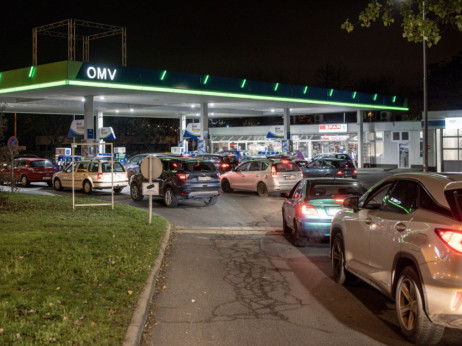 Ob umiku OMV premešane karte: Bi trgovce zanimali bencinski servisi?