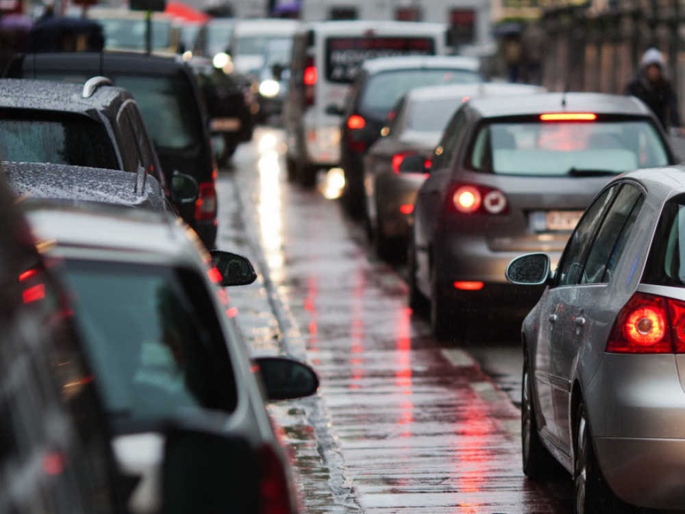 Zgodbe dneva: Migracije kot orožje, drugi tir in kolone