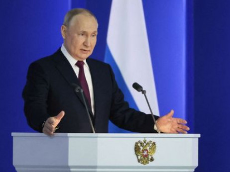 Putin z domovinsko vojno preživetje Rusije postavil na kocko