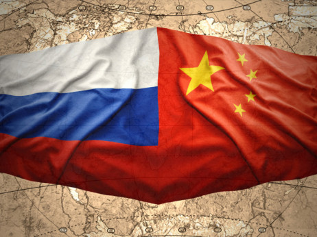 Top 5 zgodb za začetek dneva: Kitajska in Rusija krepita vezi