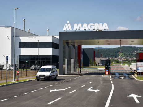 Avstrijska Magna ustavlja proizvodnjo v Mariboru