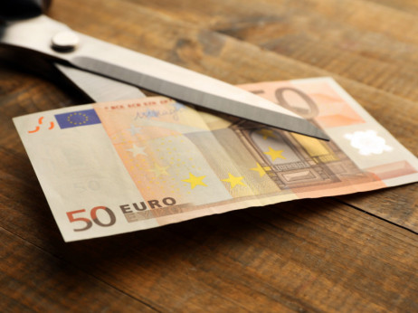 Načrt za zmanjšanja javnofinančnega primanjkljaja na poti v Bruselj