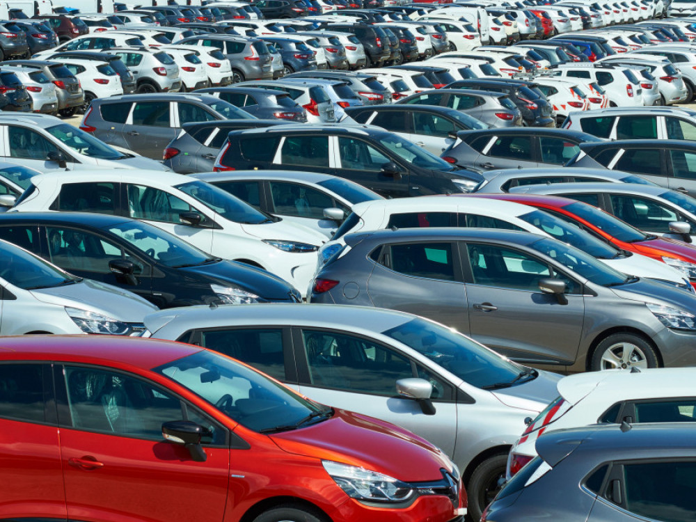 Prodaja avtomobilov v Evropi okreva, v Sloveniji stagnira