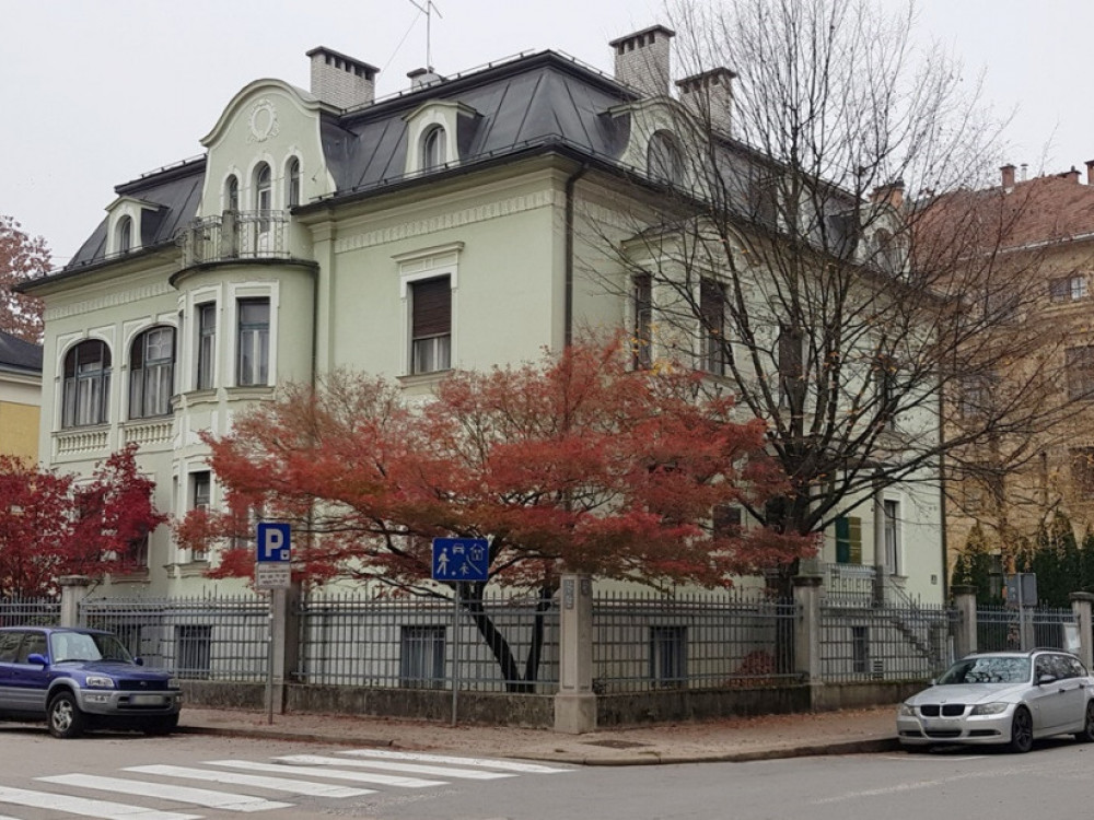 Lovska zveza prodaja vilo v središču Ljubljane, zanimanje veliko