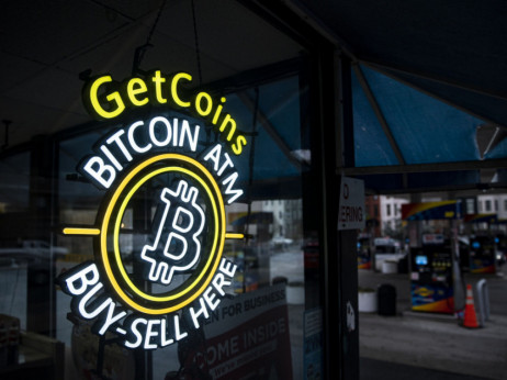 Ob pretresih na bančnih trgih bitcoin v močnem vzponu