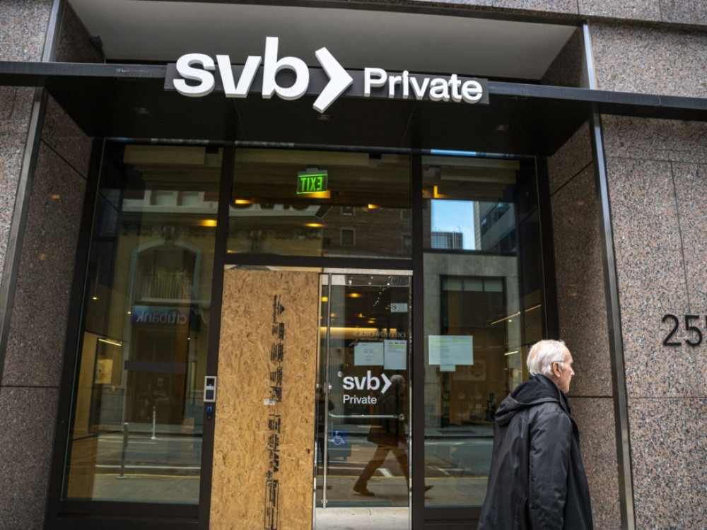 Delnice bank se stabilizirajo po upadu zaradi zloma SVB