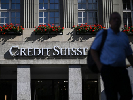Top 5 novic: Stranke bežijo od Credit Suisse, skrbi tudi na Japonskem