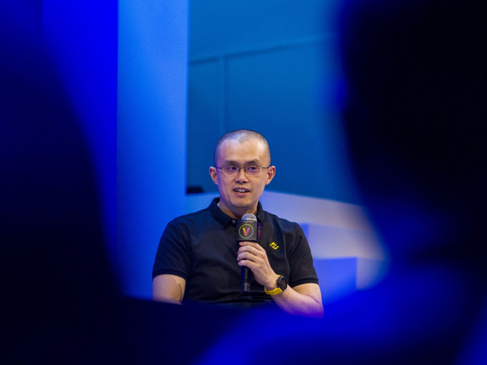 Vodilni zapuščajo Binance ob vse večji regulatorni napetosti