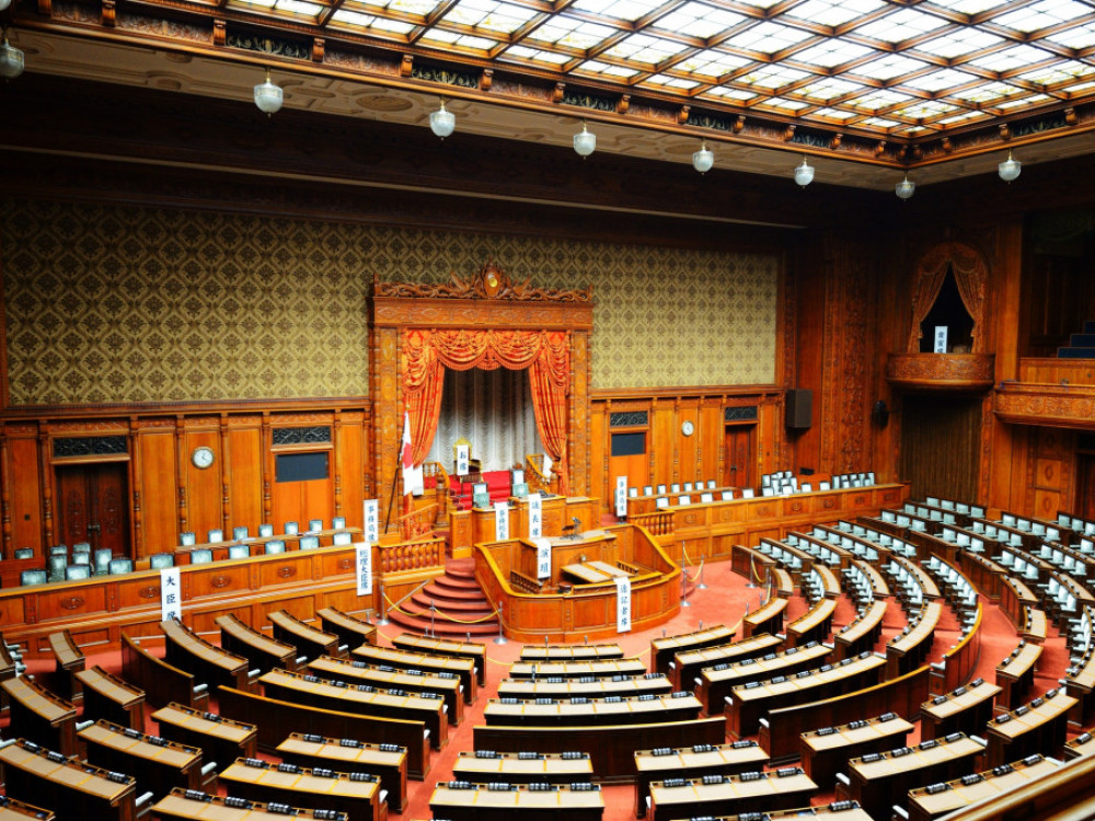 ChatGPT debitiral v japonskem parlamentu in premierju zastavil vprašanja