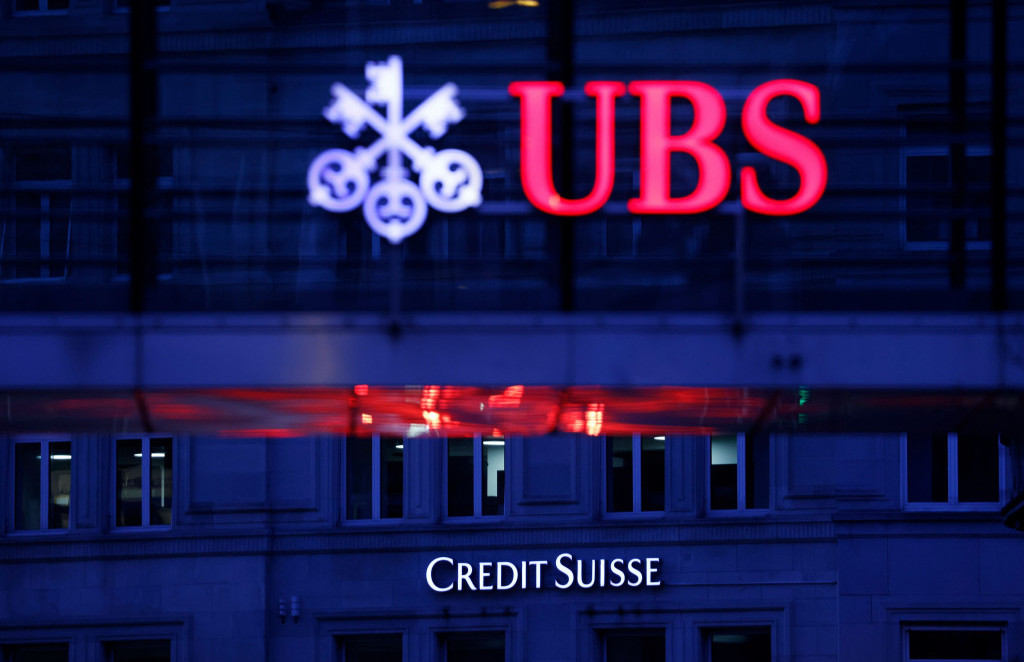 V švicarskem parlamentu vroče zaradi reševanja Credit Suisse