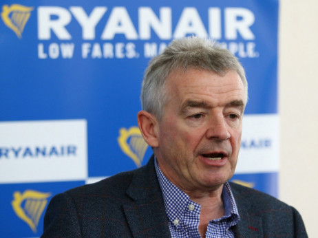Šef Ryanaira bi lahko prejel 100-milijonski bonus, delničarjem dividende