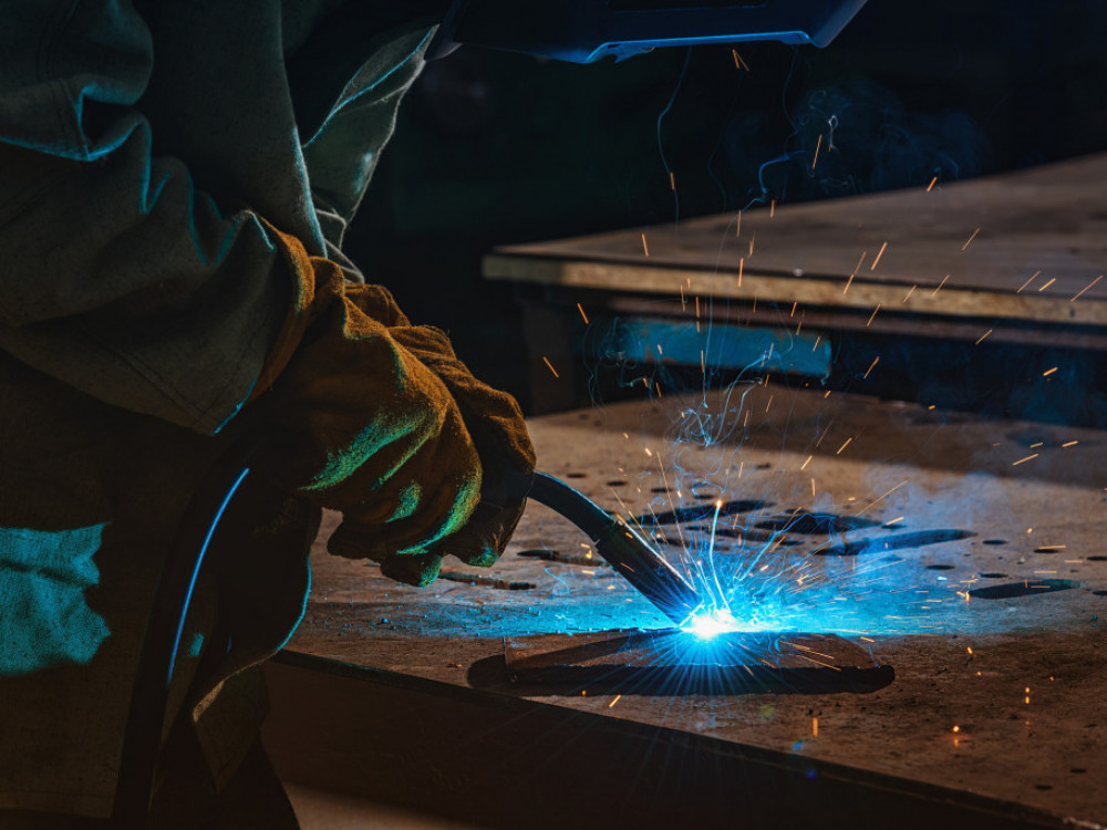 Zaradi nacionalne varnosti Biden ustavil združitev, jeklarja vrnila s tožbo