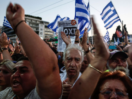 Grki na volitve: Po anketah bo znova slavil sedanji premier Micotakis