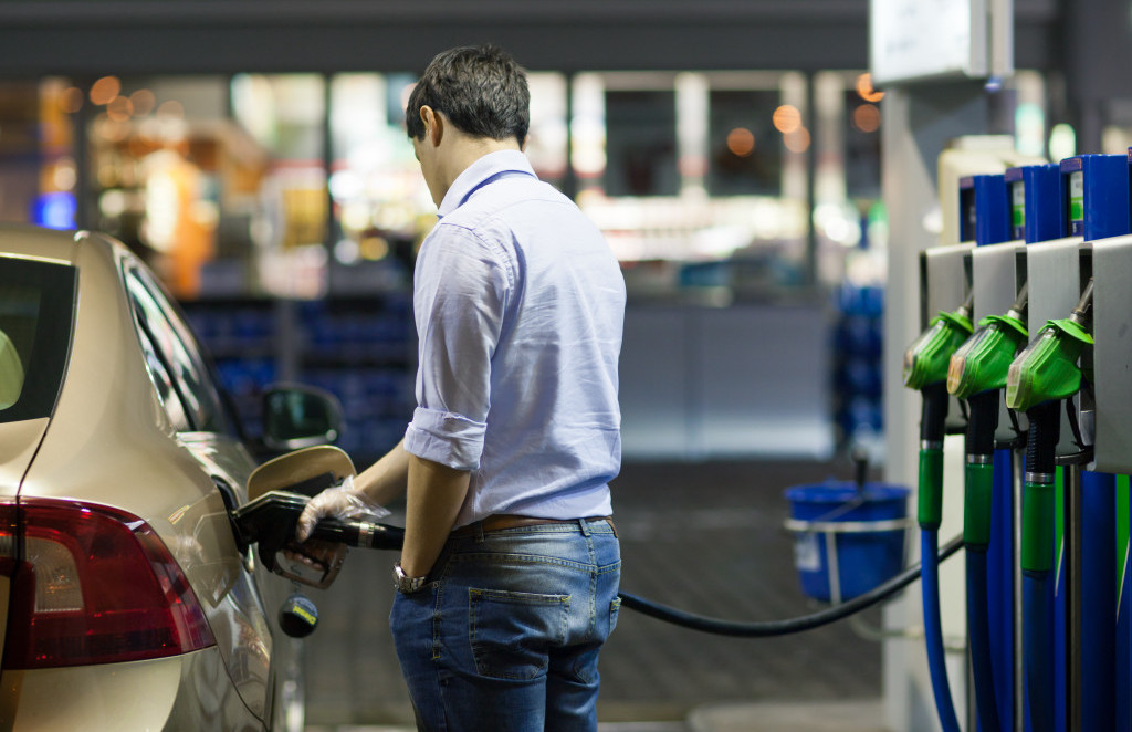 Prvomajski izlet z avtomobilom: Preverite cene goriva v regiji