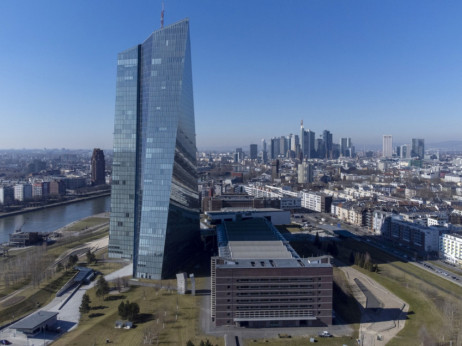 ECB: Povpraševanje podjetij po posojilih zgodovinsko nizko
