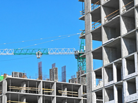 Podatki o gradbenih dovoljenjih: Kolikšna je povprečna površina stanovanja?