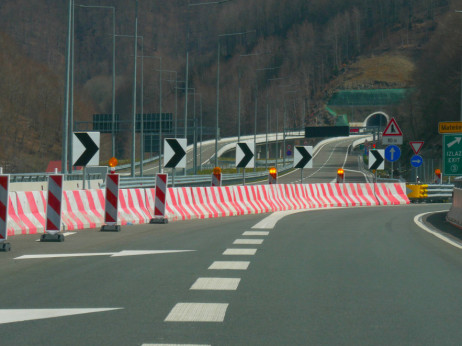 Tуризмот цвета на крајот на мистериозниот црногорски автопат