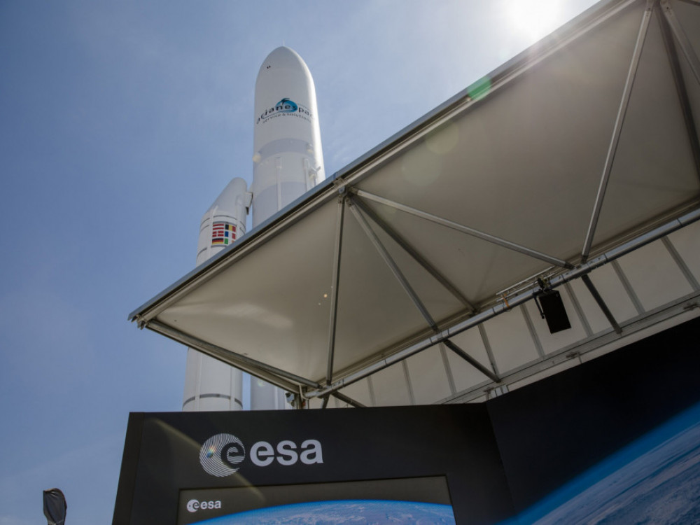 TOP 5 novic za začetek dneva: Slovenski polet v vesolje za 1,7 milijona evrov