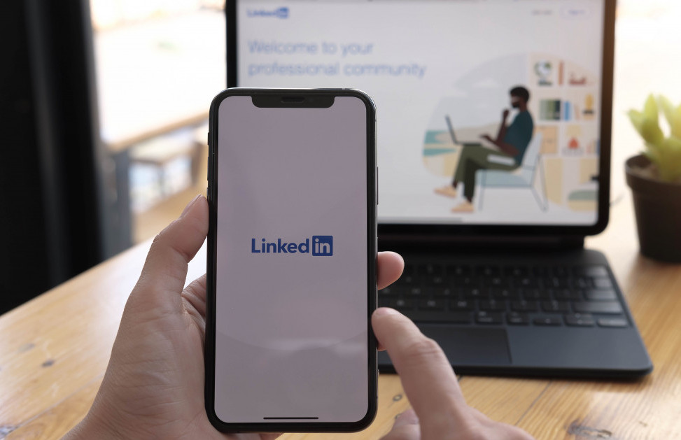 LinkedIn ponuja številne koristi, kako jih izkoristiti?