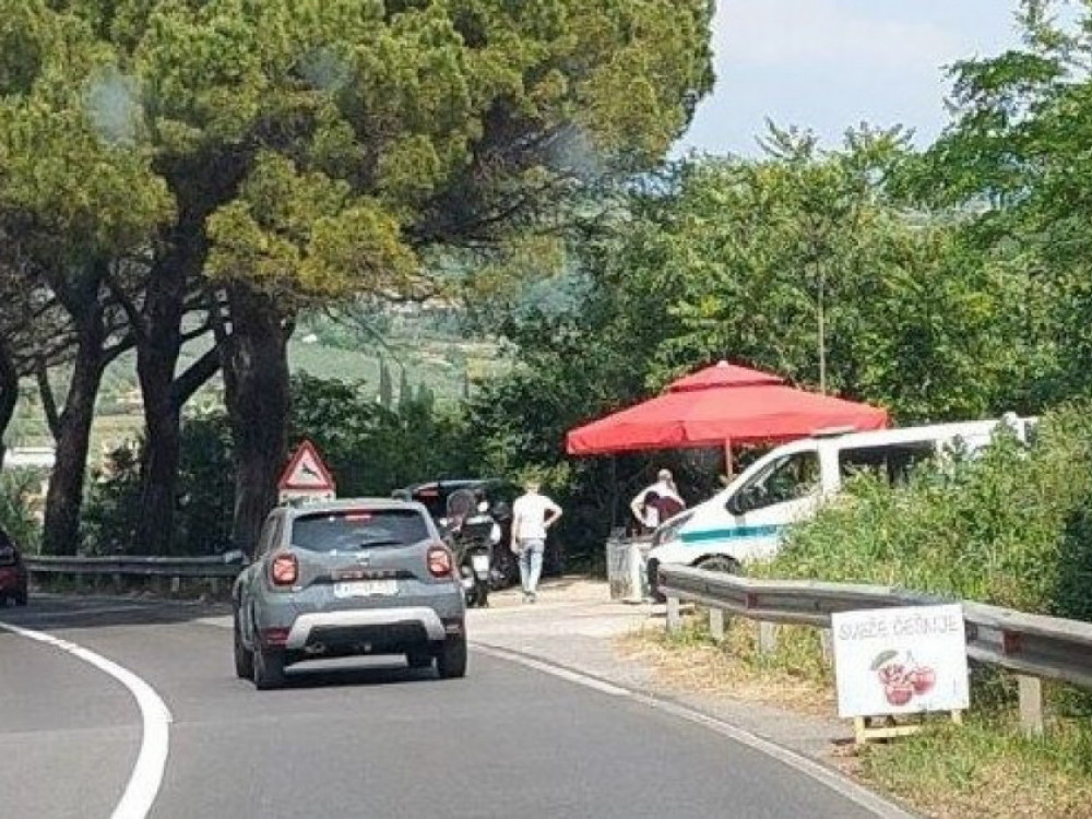 Furs za vikend obiskal prodajalce sadja na stojnicah