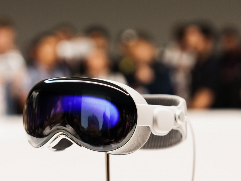 Apple z Vision Pro vstopa na trg obogatene resničnosti