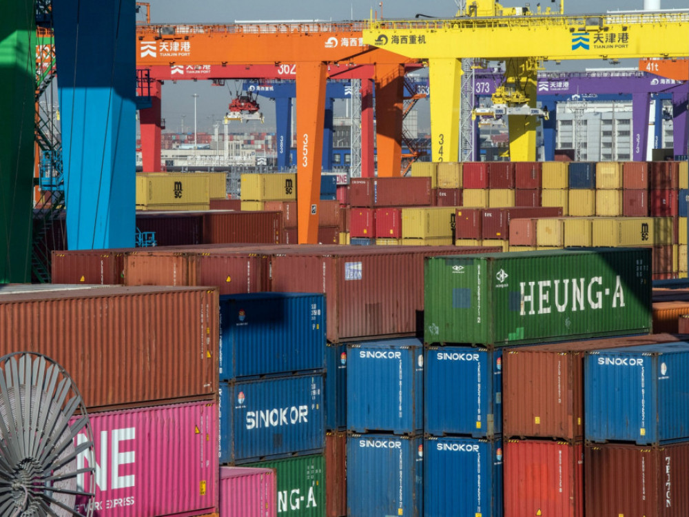 Kitajski izvoz maja upadel, hongkonški indeks raste