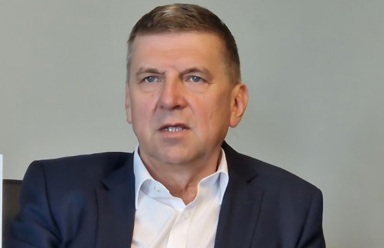 Aleš Mikeln, Vzajemna: Preživimo lahko tudi brez dopolnilnega zavarovanja