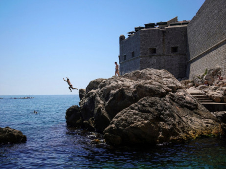 Rekordne številke, a prazne plaže? Lastniki apartmajev na Hrvaškem ne vidijo težav
