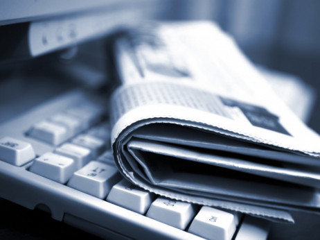 Nevzdržen poslovni model: Kakšna je prihodnost tiskanih medijev?