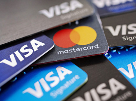 Visa in Mastercard v boju za največji kos trga plačilnih kartic