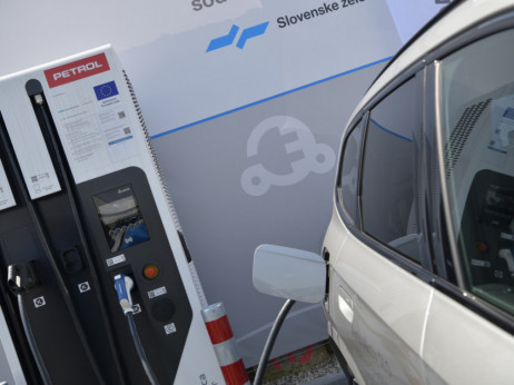 Petrol vnovič zvišal cene polnjenja električnih avtomobilov