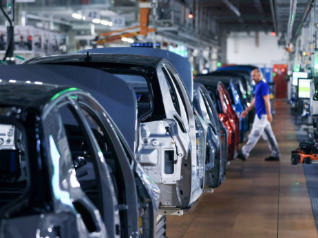 Volkswagen v reze delovnih mest zaradi upada povpraševanja po električnih avtih