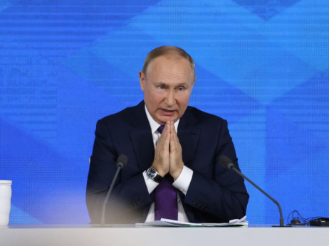 Podpora Putinu raste, vendar ruski zavezniki brusijo nože