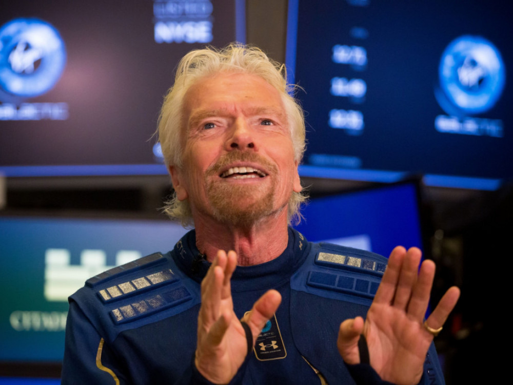 Virgin Galacticu uspel prvi komercialni polet v vesolje
